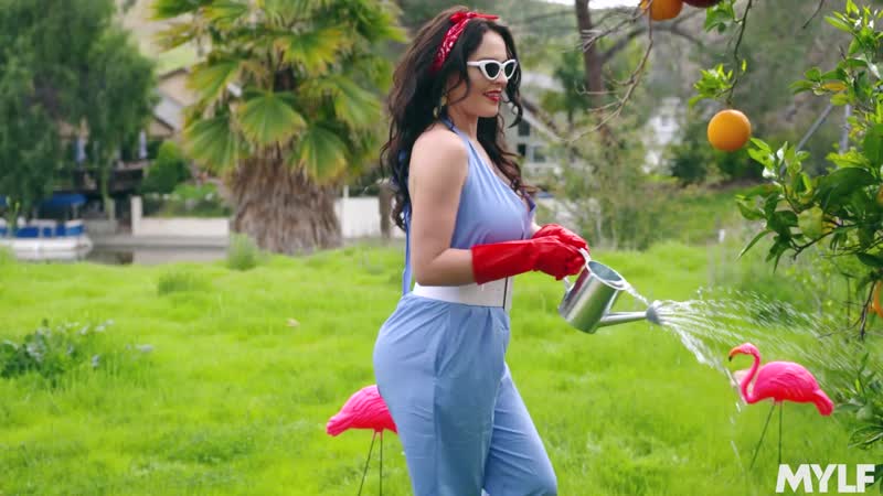 La matrigna loquace ha scopato il suo amato figlio, mamma mamma sesso, porno maturo, figlio ragazzo, tettona, tette, tette, culo, amore, famiglia, nuova sborra (calda e arrapata)